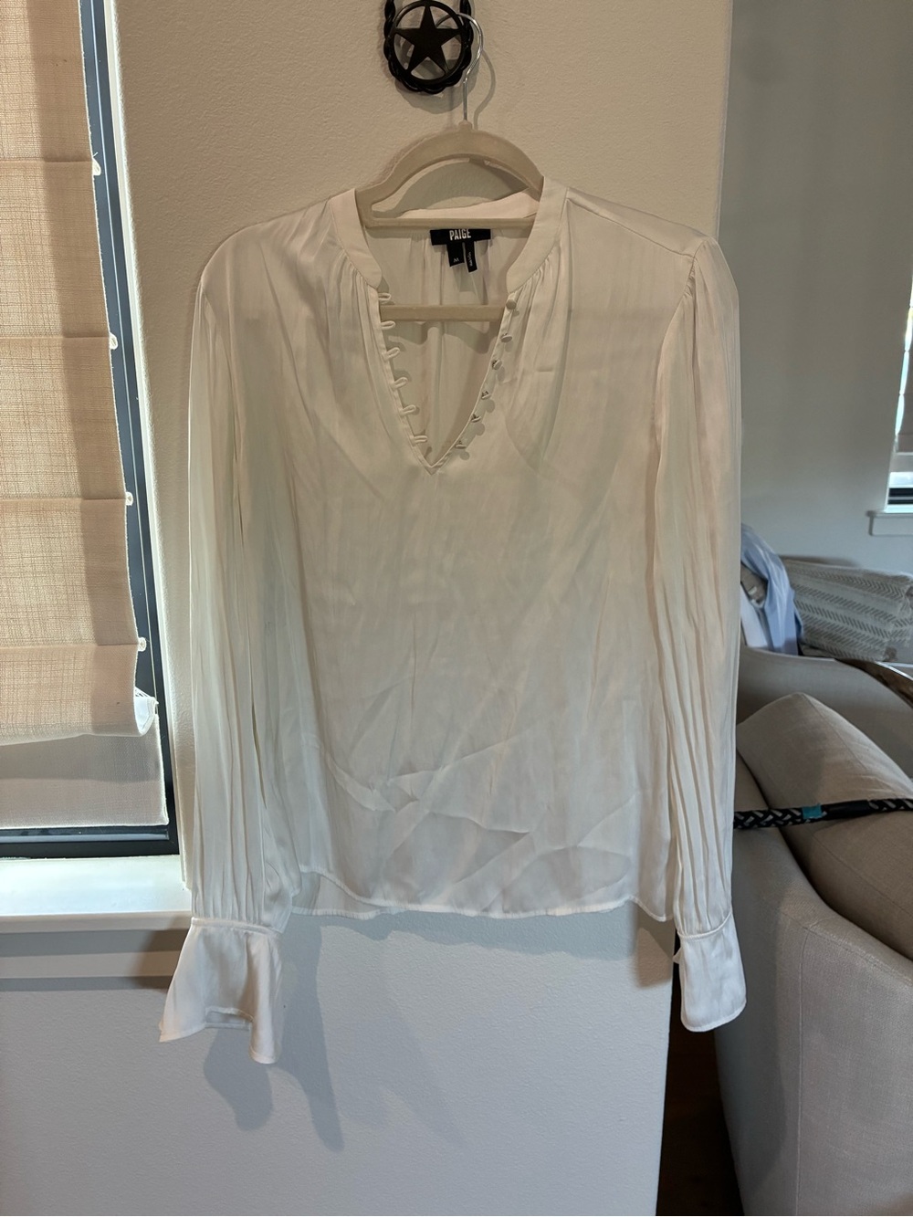 PAIGE Cream V-Neck Button-Trim Long Sleeve Blouse